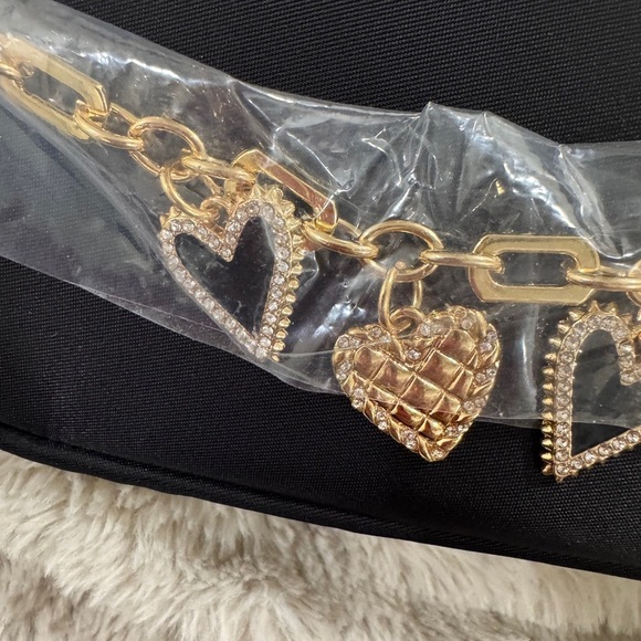 Black Belt Bag with Gold Heart Charm Chain – NWT - Picture 3 of 9